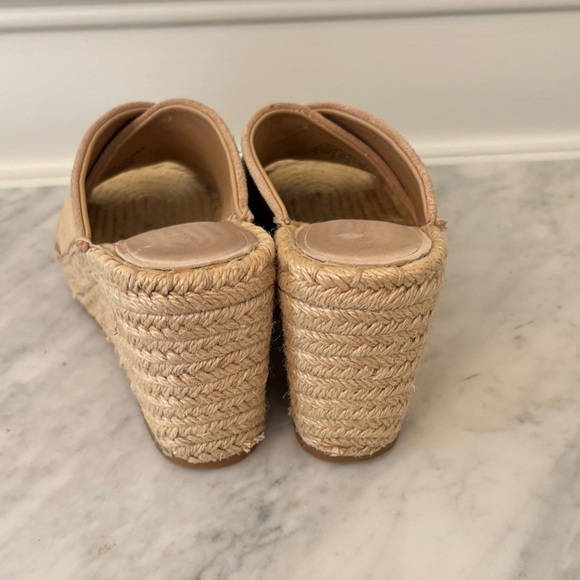 Women's Banana Republic Tan Wedge Sandals - Picture 3 of 9